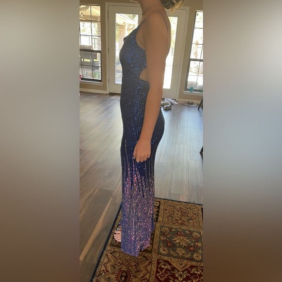 CITY VIBES PROM DRESS - Picture 5 of 12